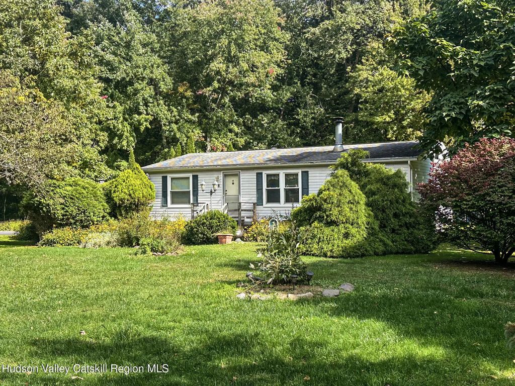 86 Maple Grove Road, Palenville