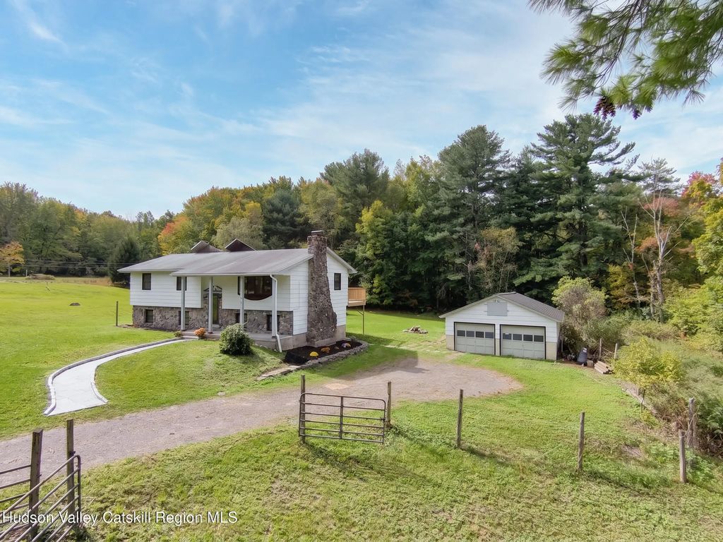 817 Samsonville Road, Kerhonkson