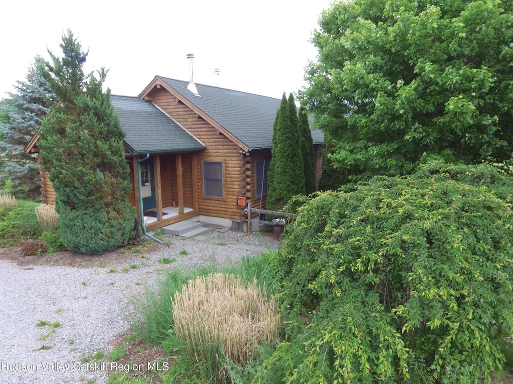 881 County Route # 402, Westerlo