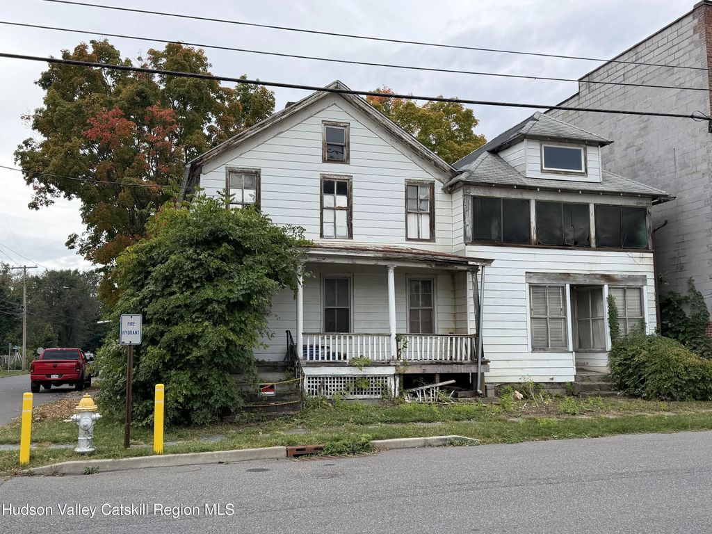 61 Pine Grove Avenue, Kingston