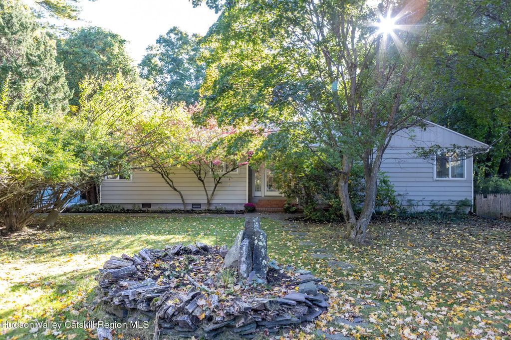 72 Rock City Road, Woodstock
