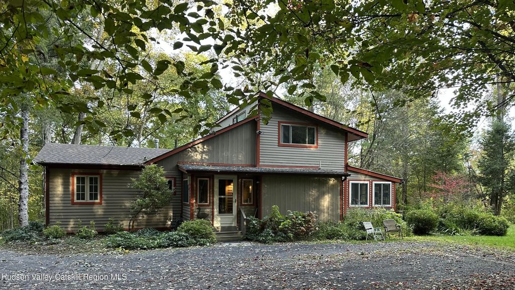 233 Ashokan Road, Kingston