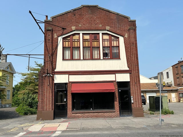 256 Clinton Avenue, Kingston