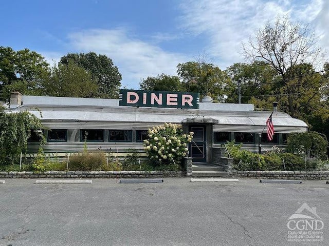 7550 N Broadway, Red Hook