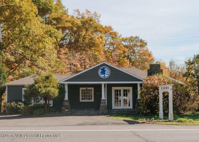 3927 Main Street, Stone Ridge