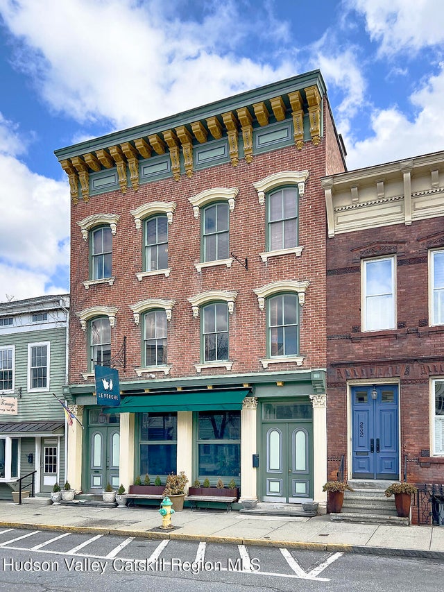 230 Warren Street, Hudson