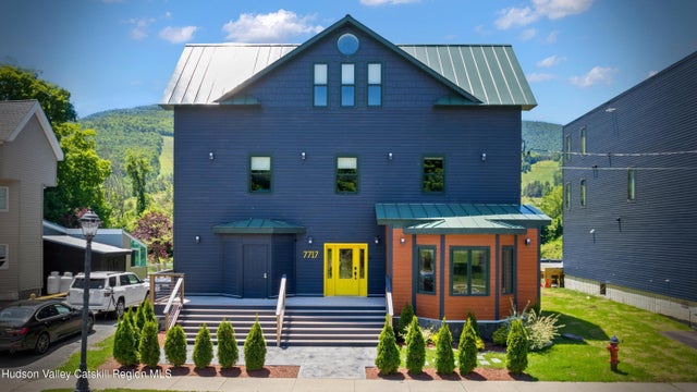 7717 Main Street, Hunter