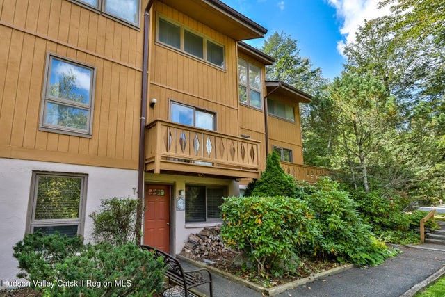 75 Highlands Drive T-4, Hunter