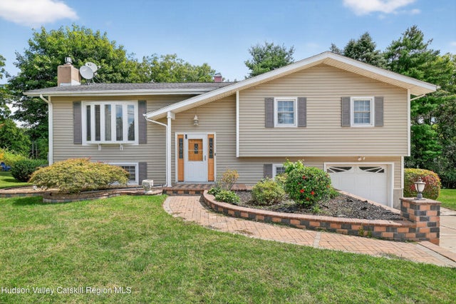 6 North Drive, Poughkeepsie