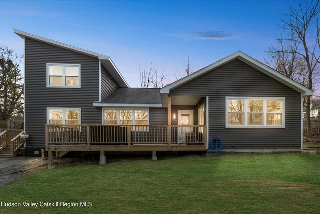 6 Smith Terrace, Lloyd