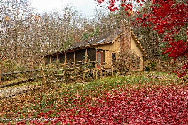 79 Torre Rock Road Road, Red Hook