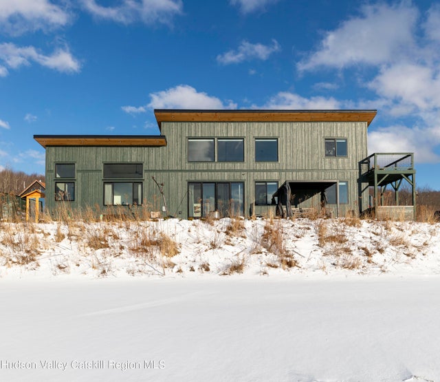 380 Decker Road, Stamford