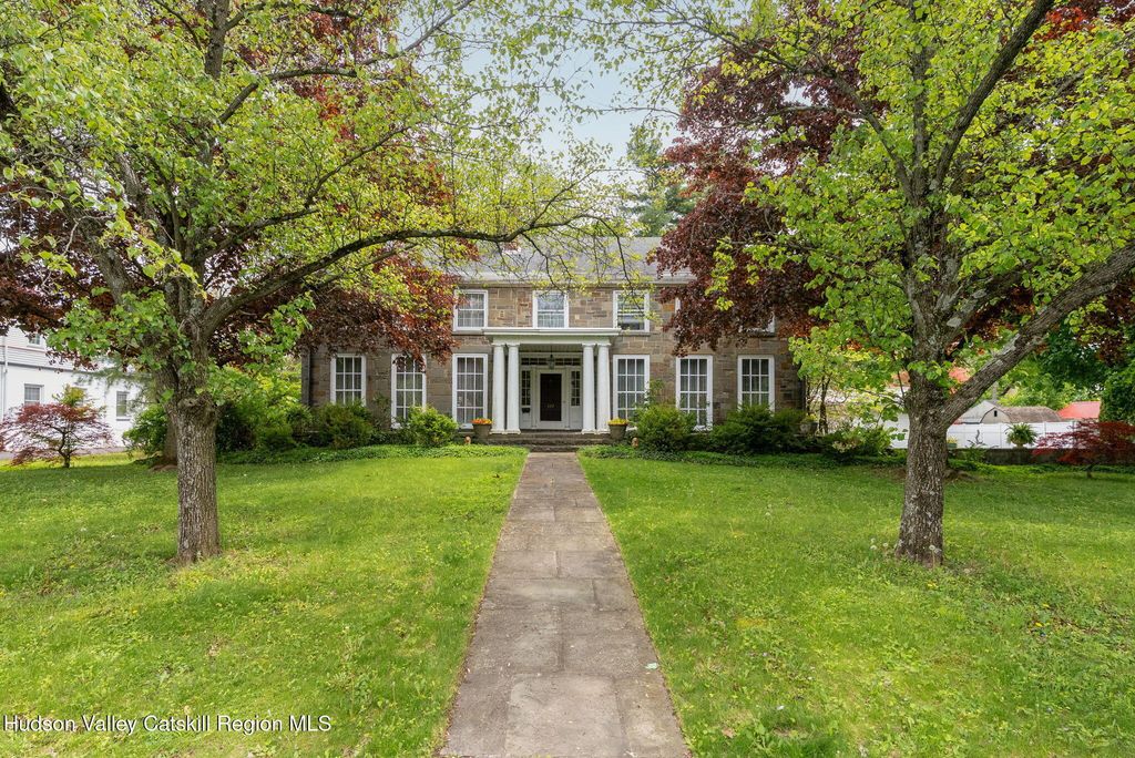322 Albany Avenue, Kingston