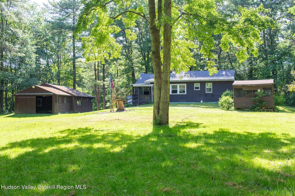 157 Falls Road, Hudson