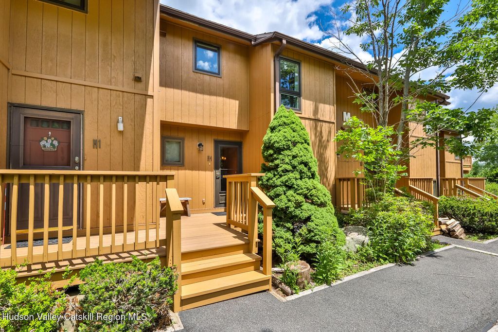 71 Hunter Drive M-4, Hunter