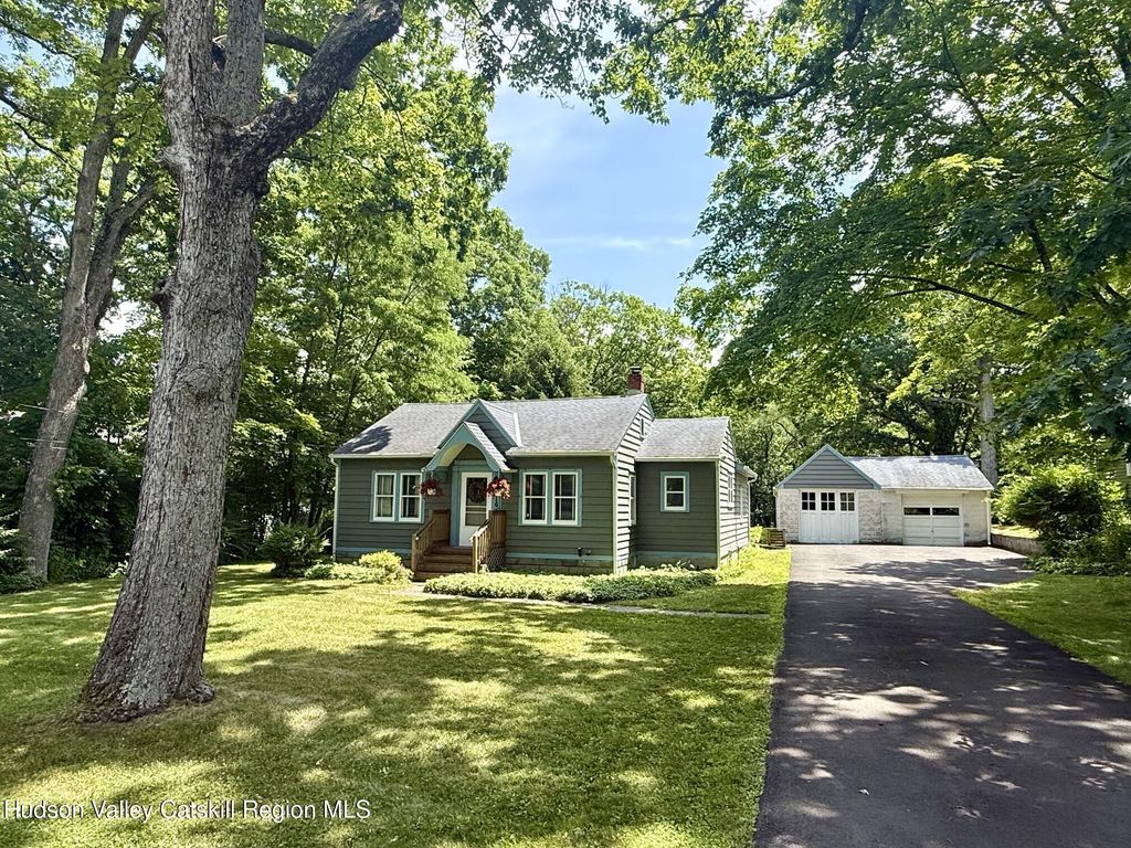 216 Williams Lane, Kingston
