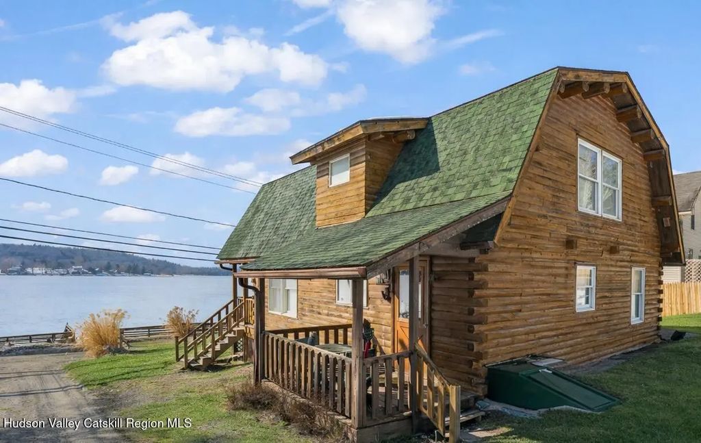 407 Lakeview Road, Craryville
