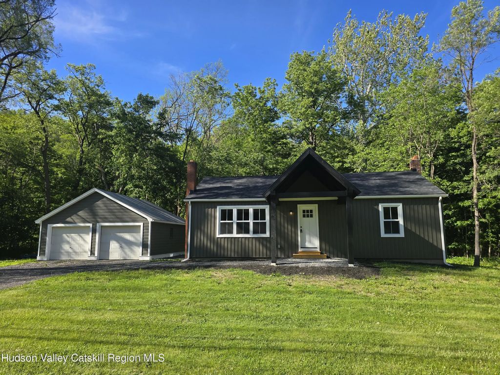 1196 New York 143, Coeymans Hollow