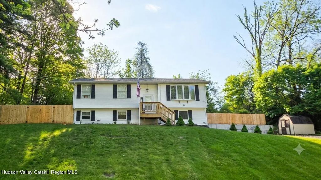 324 1st Avenue, Kingston