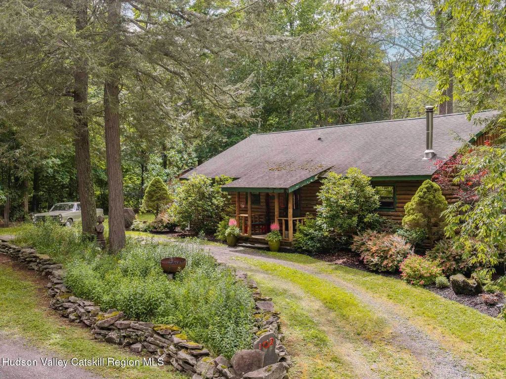 102 Trails End Road, Jefferson