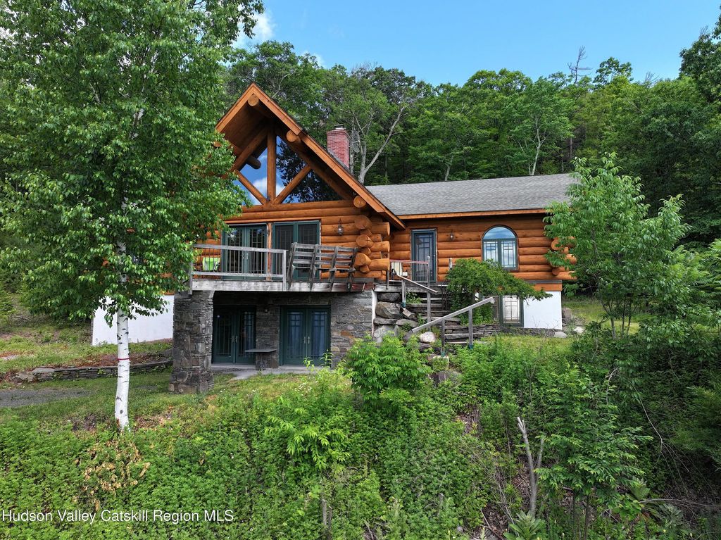 24 Tanis Hollow Road, Woodstock