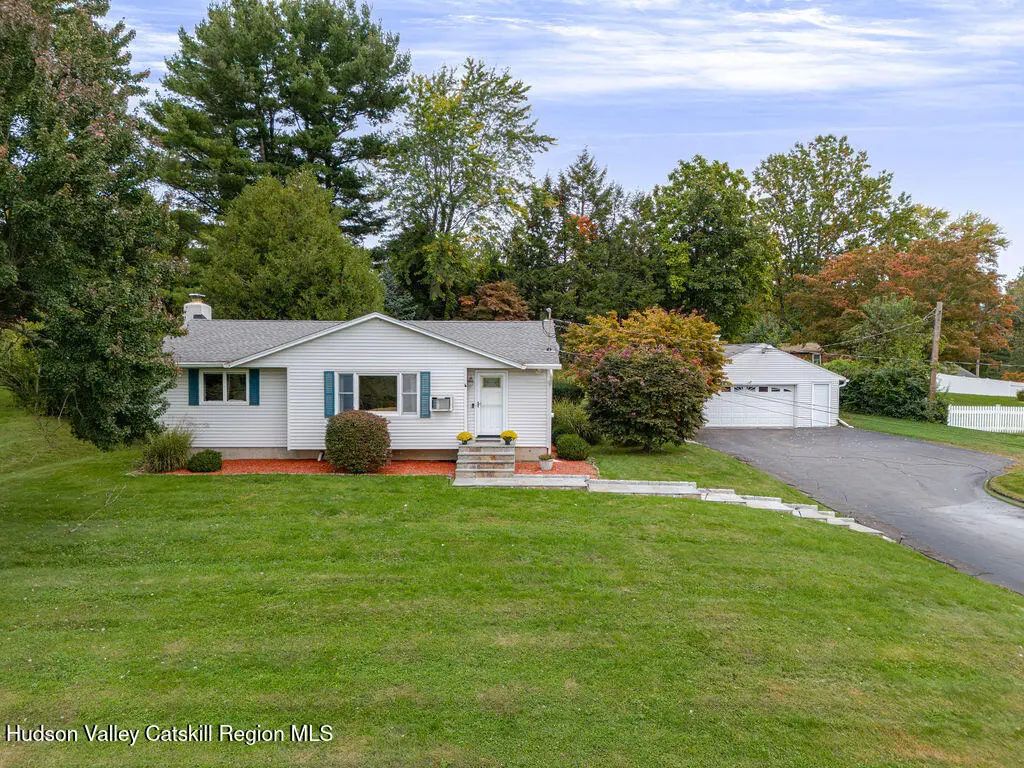 50 Horsepound Road, Carmel Hamlet