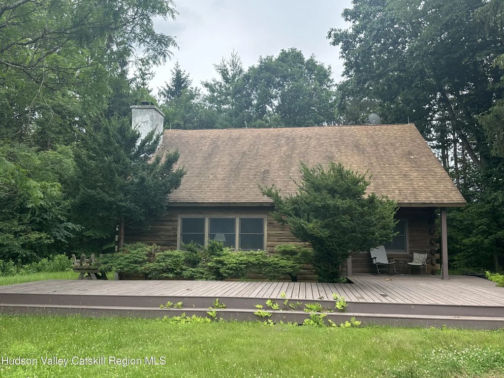 122 Adams Crossing Road, New Lebanon
