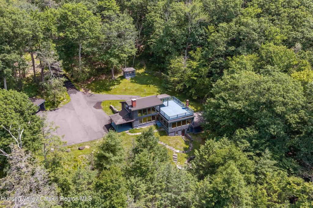 376 Abbey Road, Mount Tremper