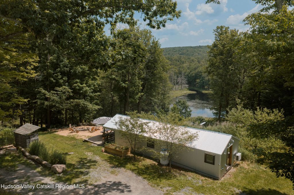 689 Church Road, Mountain Dale