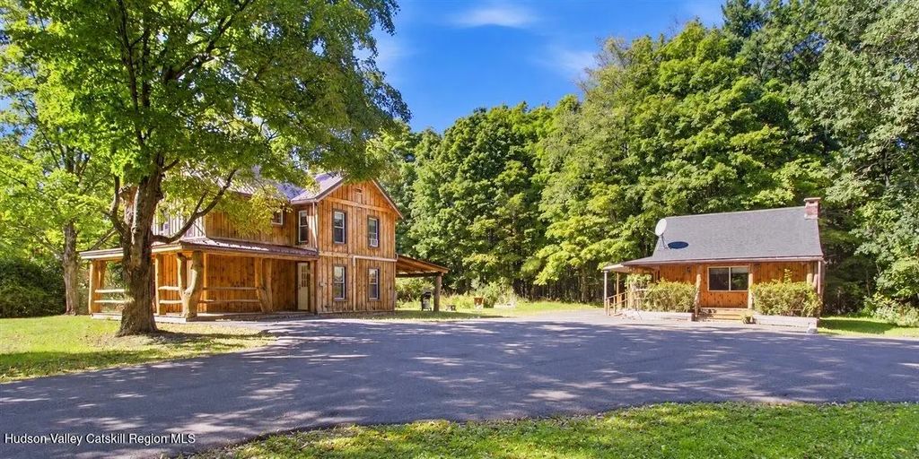 695 & 698 South Road, Round Top
