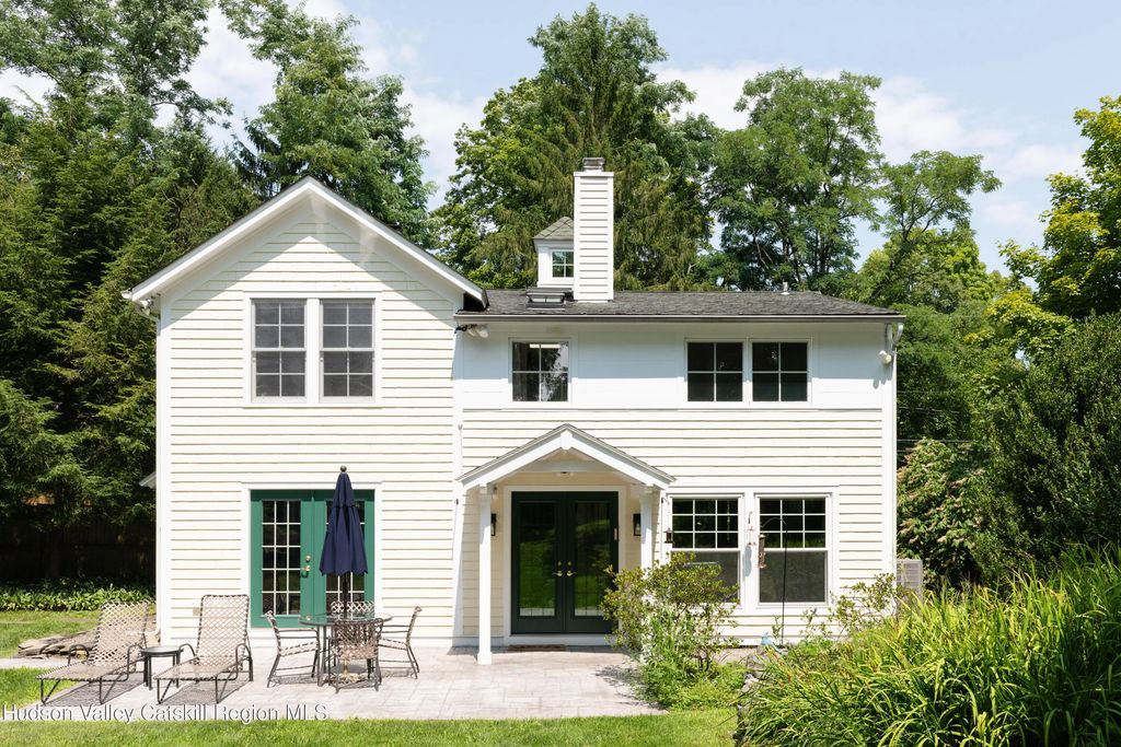 268 E Fallkill Road, Hyde Park