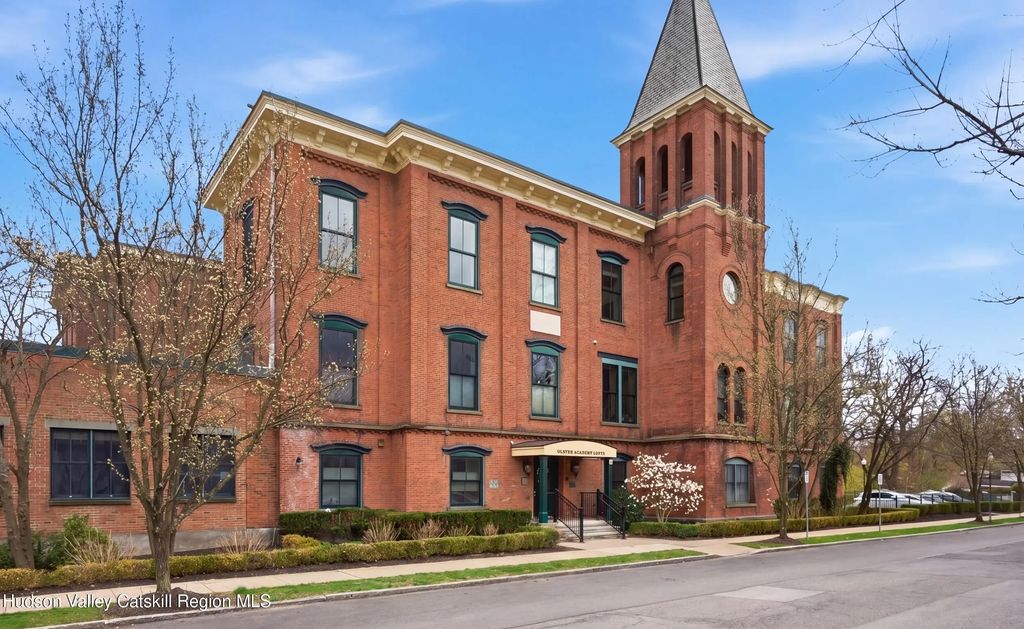 214 West Chestnut Street 106, Kingston