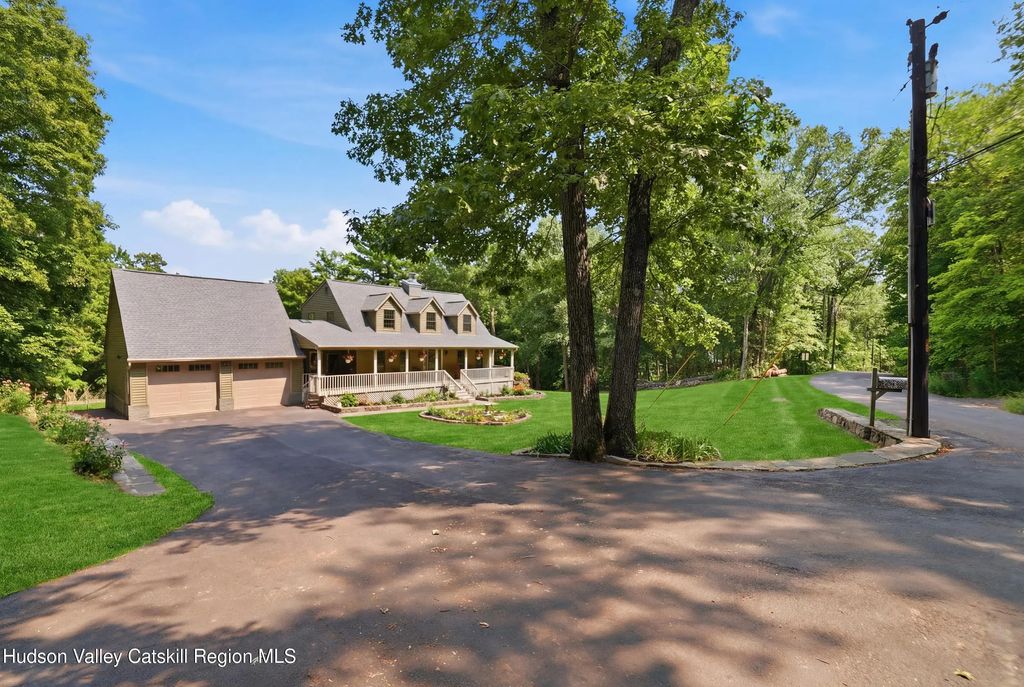 68 Burleigh Road, New Paltz