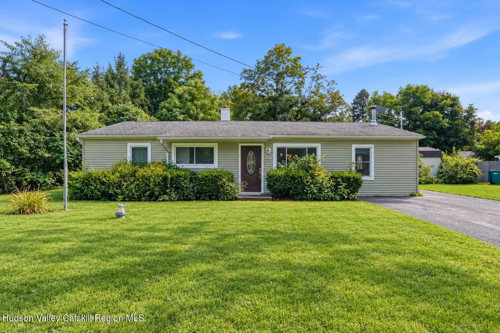 1207 Sawkill Road, Kingston