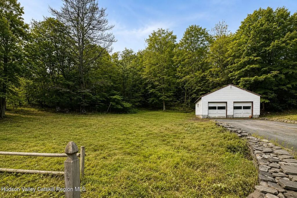 761 New York 212, Saugerties