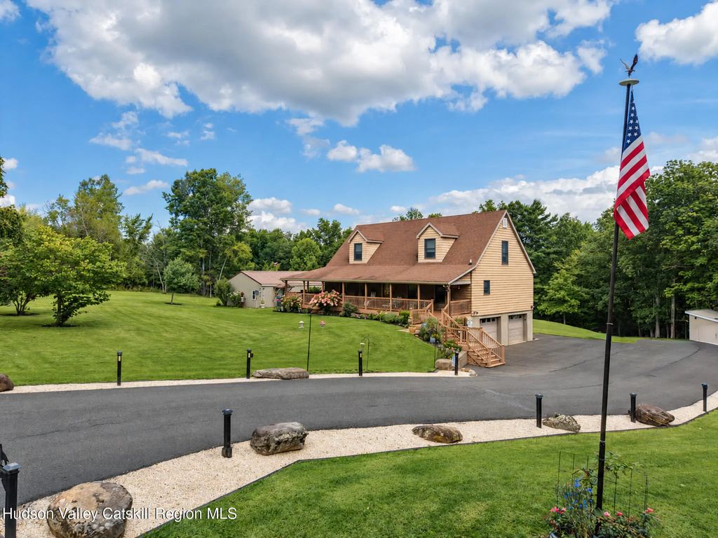 876 Big Woods Road, Freehold