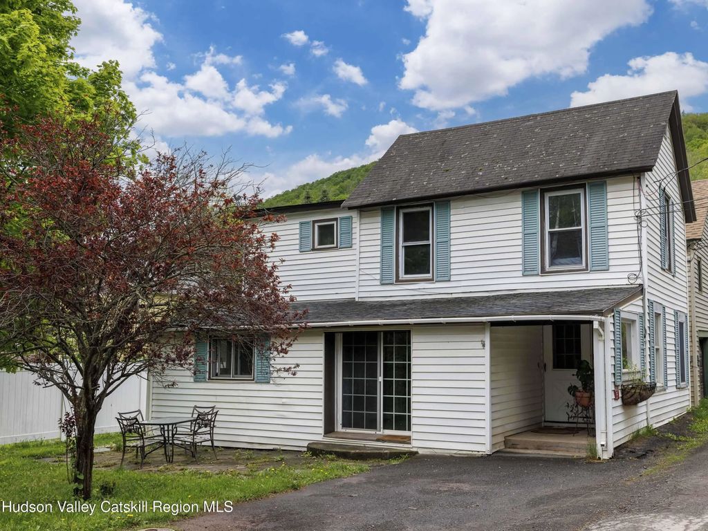 35 Elm Street, Pine Hill