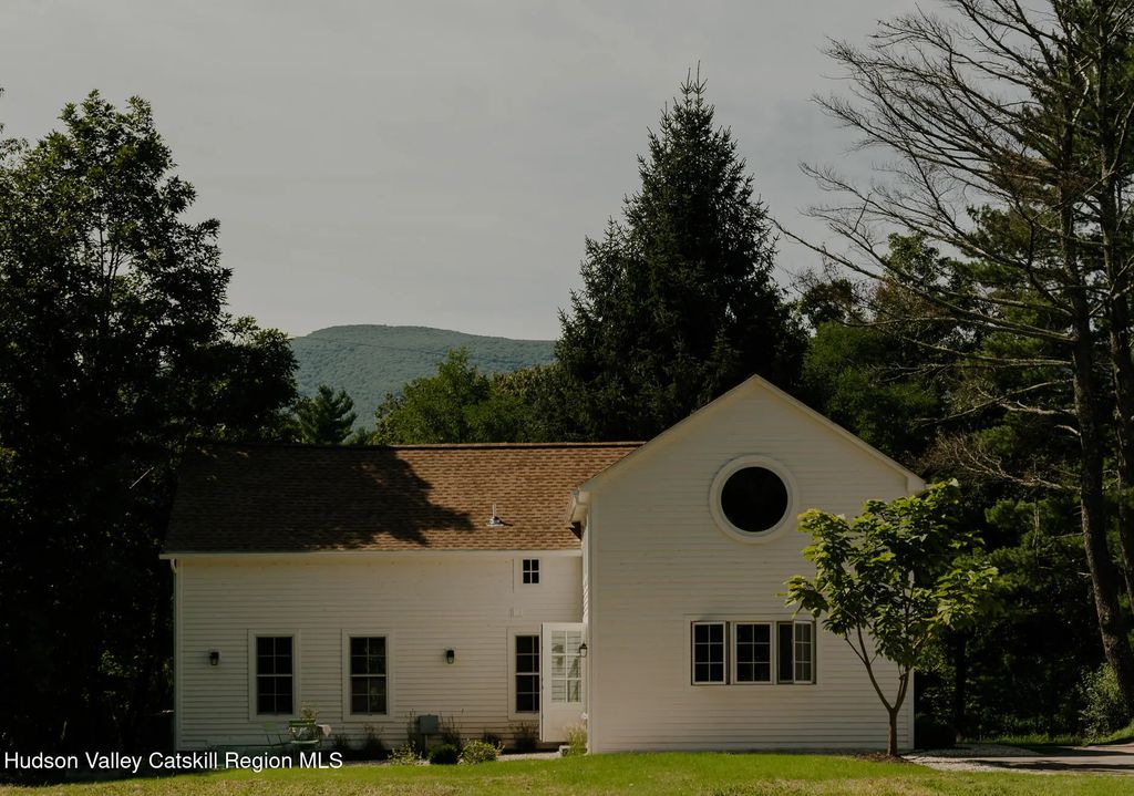 300 Band Camp Road, Saugerties