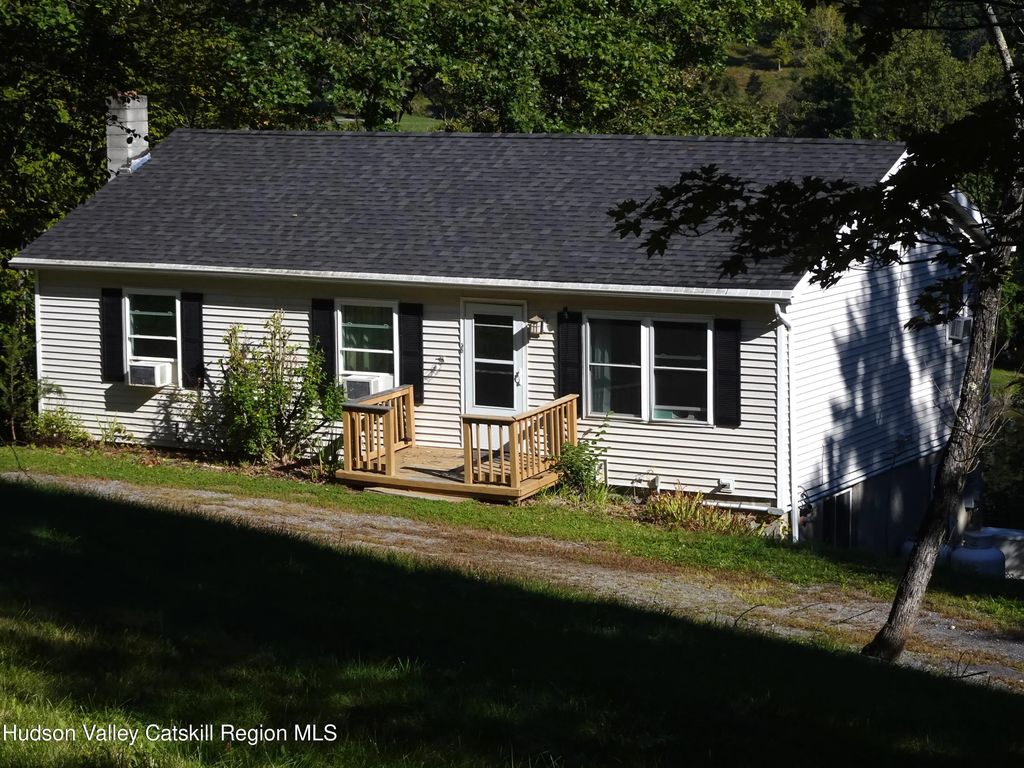 156 Gabriel Road, Hudson