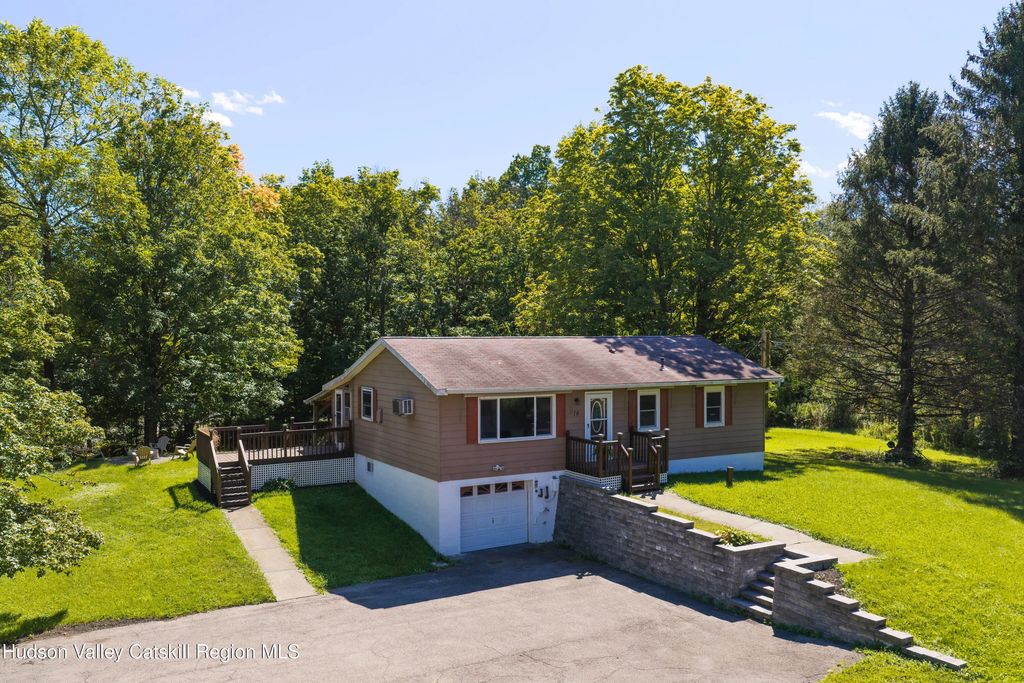 16 Peoples Road, Saugerties