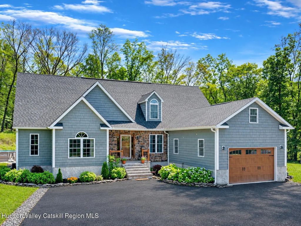 174 Grove School Road, Catskill