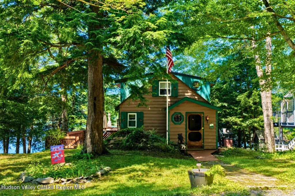 74 Lake Camp Way, Cropseyville