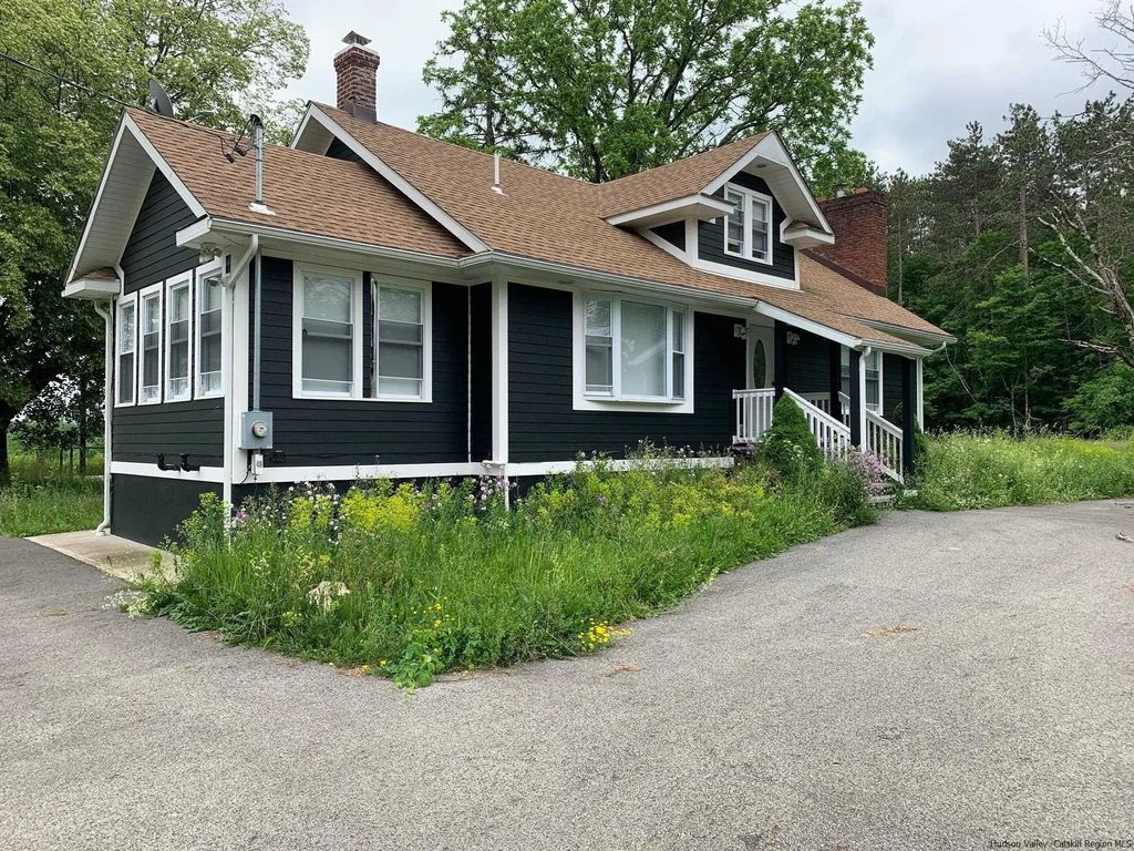 1091 Albany Post Road, Gardiner