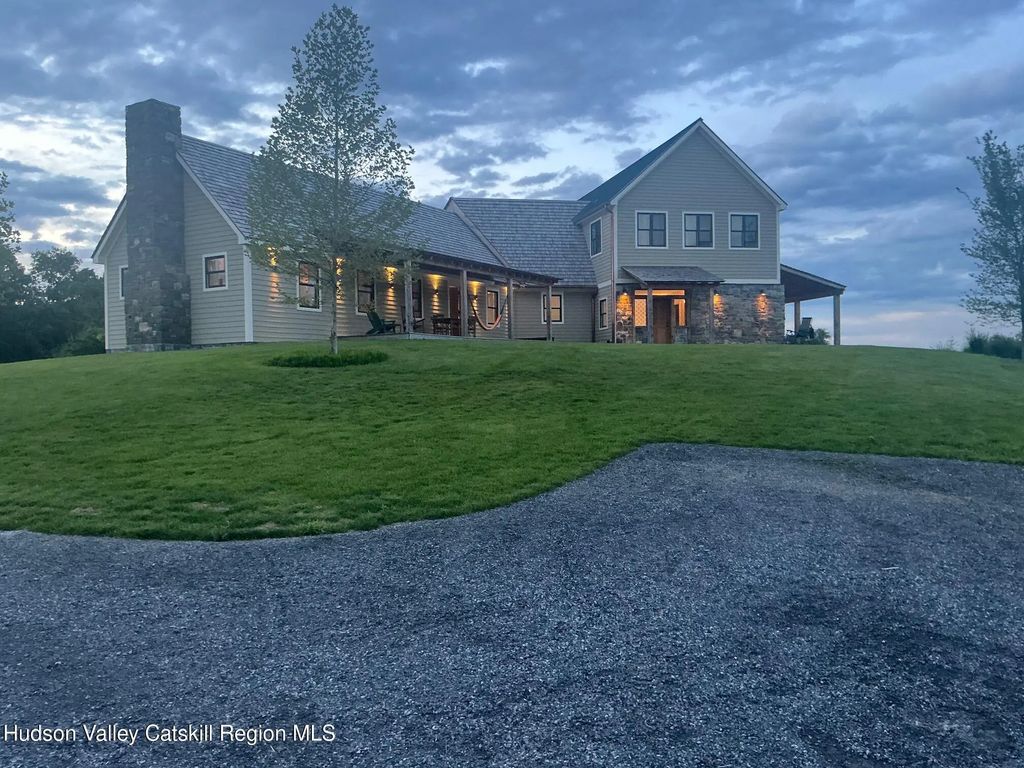 1105 East Ancram Road, Ancramdale