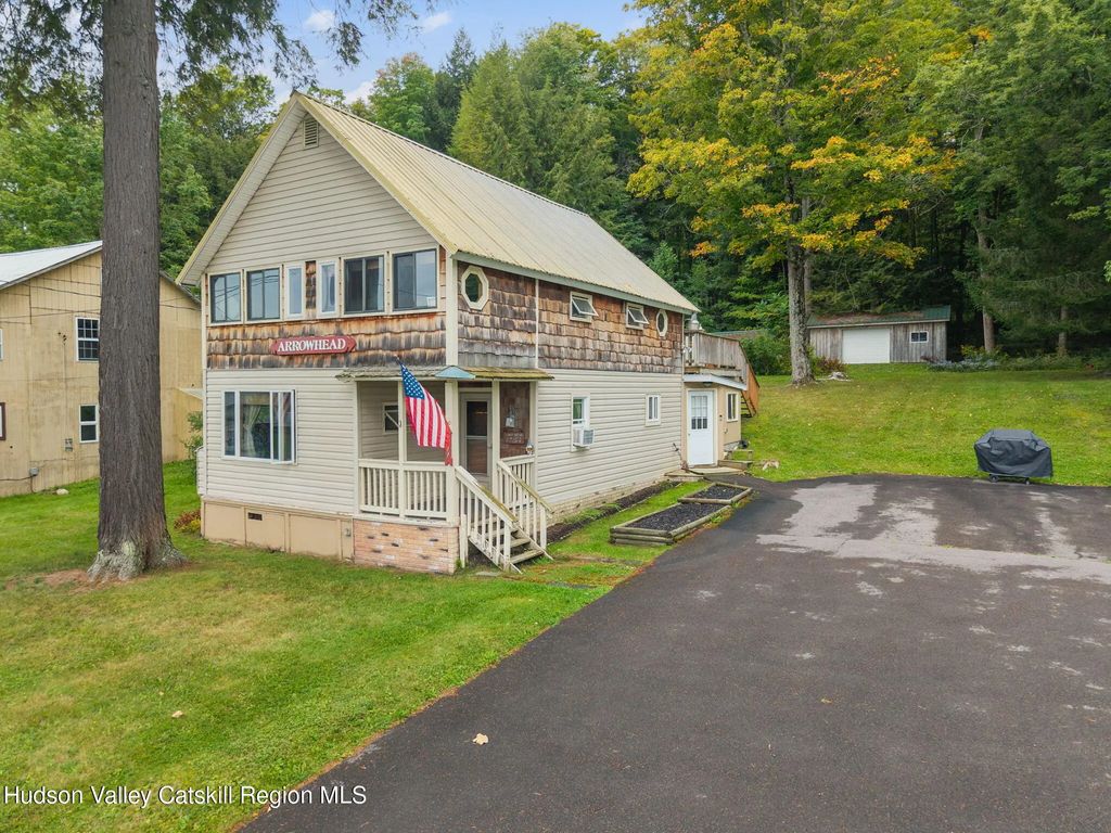 7711 New York 28, Richfield Springs