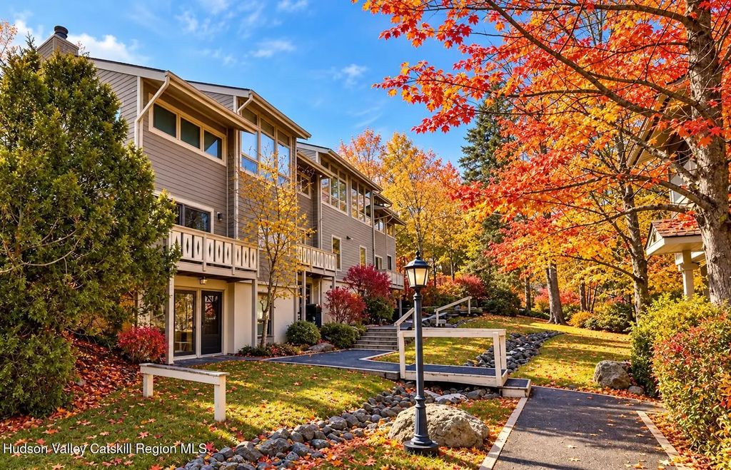 92 Highlands Drive A-8, Hunter