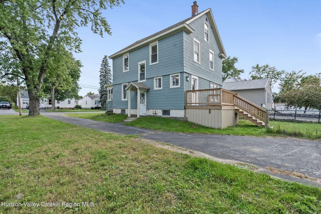 21 Bruen Court, Rensselaer