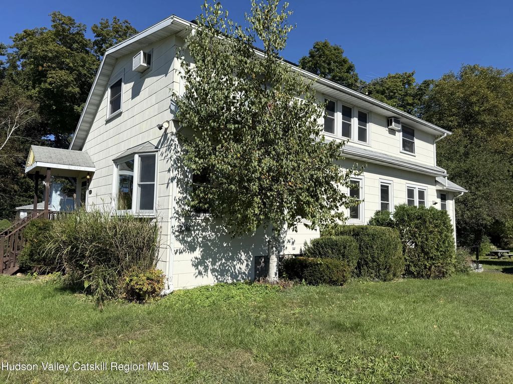1632 Old Kings Highway, Saugerties