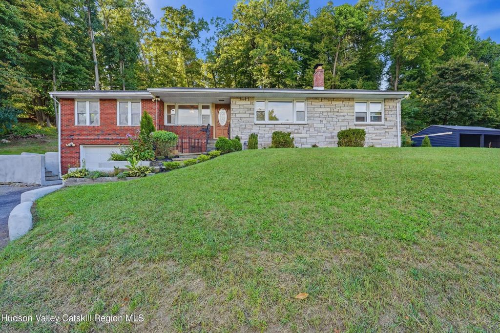 145 Linderman Avenue, Kingston
