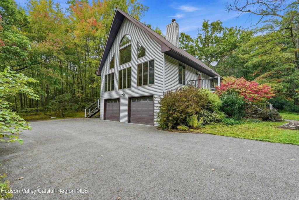 66 Scal Bo Road, Saugerties